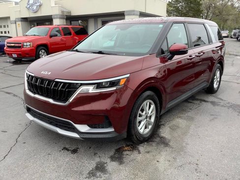 Used 2024 Kia Carnival LX image 2