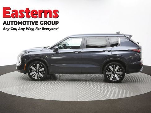 Used 2025 Mitsubishi Outlander SE FWD image 61