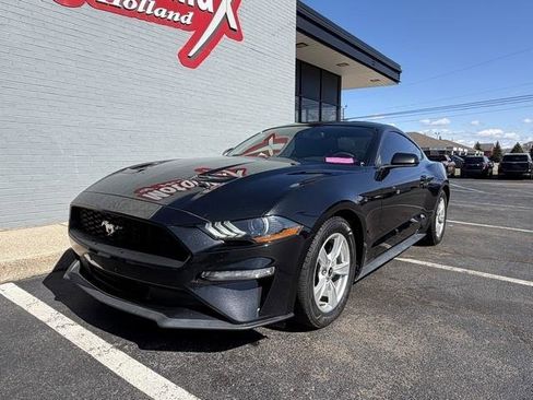 Used 2020 Ford Mustang Coupe image 2