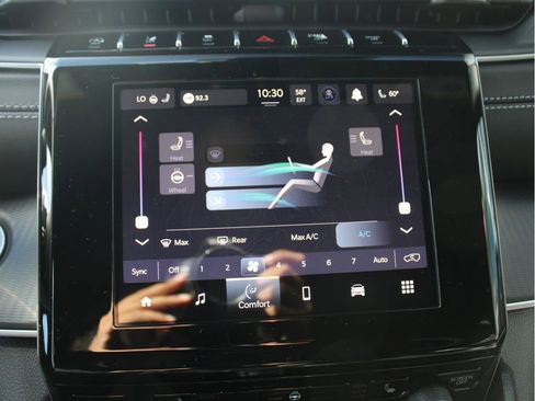 New 2025 Jeep Grand Cherokee Laredo X w/ Luxury Tech Group I image 18