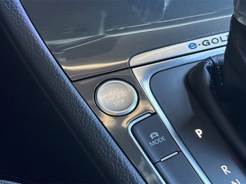 Used 2018 Volkswagen e-Golf SE image 21