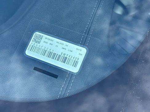 Used 2025 BMW Z4 sDrive30i RWD image 3