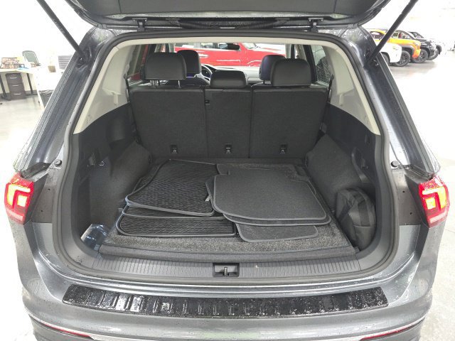 Used 2024 Volkswagen Tiguan Wolfsburg Edition AWD/4WD image 9