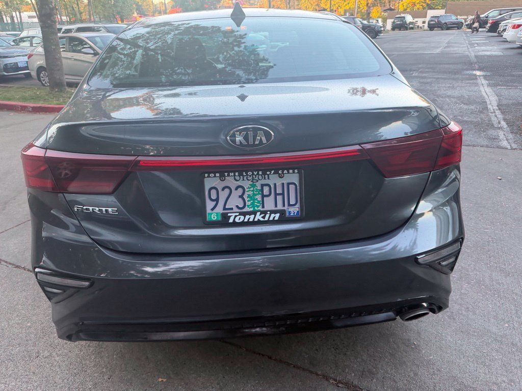 Used 2021 Kia Forte LXS FWD image 5