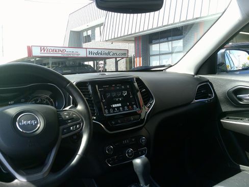 Used 2021 Jeep Cherokee Limited AWD/4WD image 21