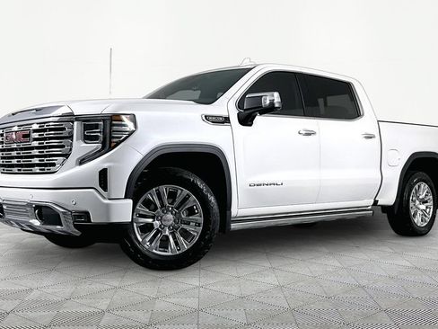 Used 2022 GMC Sierra 1500 Denali w/ Technology Package AWD/4WD image 1