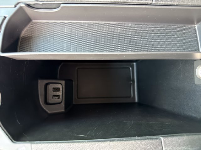 Used 2024 GMC Terrain SLT FWD image 24