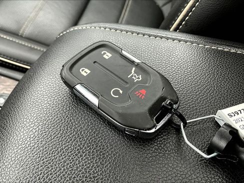 Used 2021 GMC Acadia Denali w/ Denali Technology Package image 11