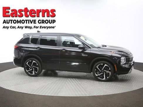 Used 2023 Mitsubishi Outlander SE image 48