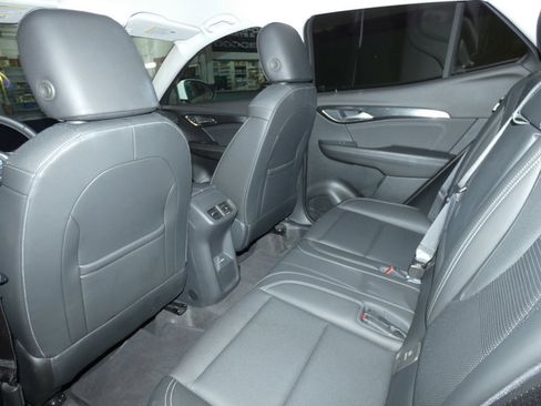 Used 2025 Buick Envision Preferred image 20