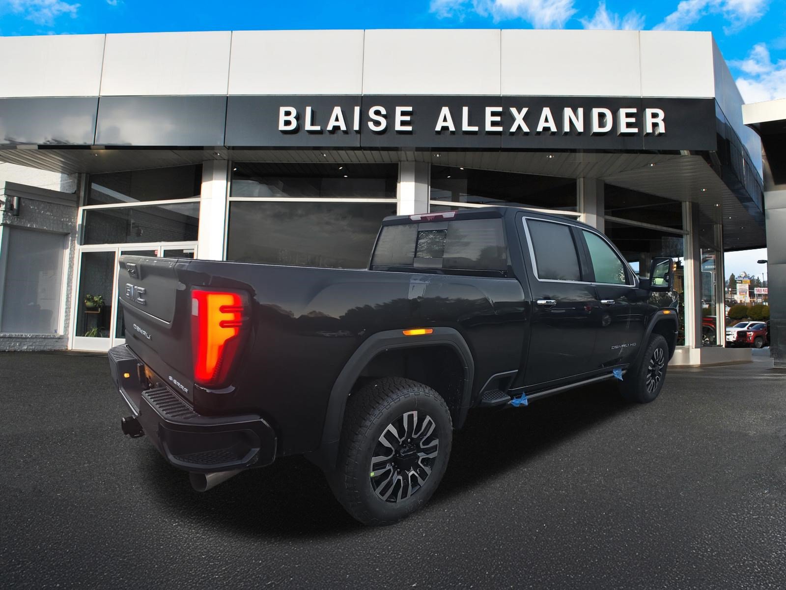 New 2026 GMC Sierra 3500 Denali Ultimate AWD/4WD image 3