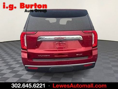 Used 2022 GMC Yukon XL SLT w/ SLT Luxury Package AWD/4WD image 4