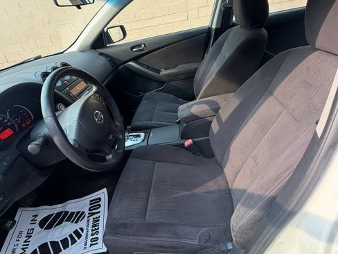 Used 2010 Nissan Altima 2.5 S FWD image 12