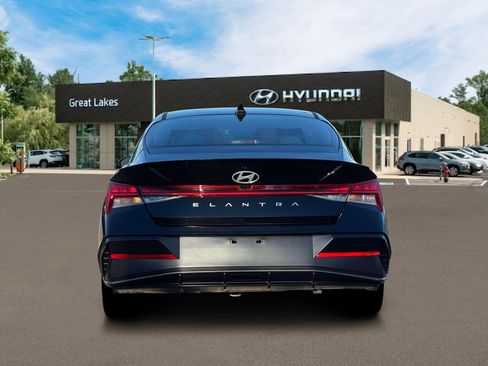 New 2026 Hyundai Elantra SEL Sport FWD image 6