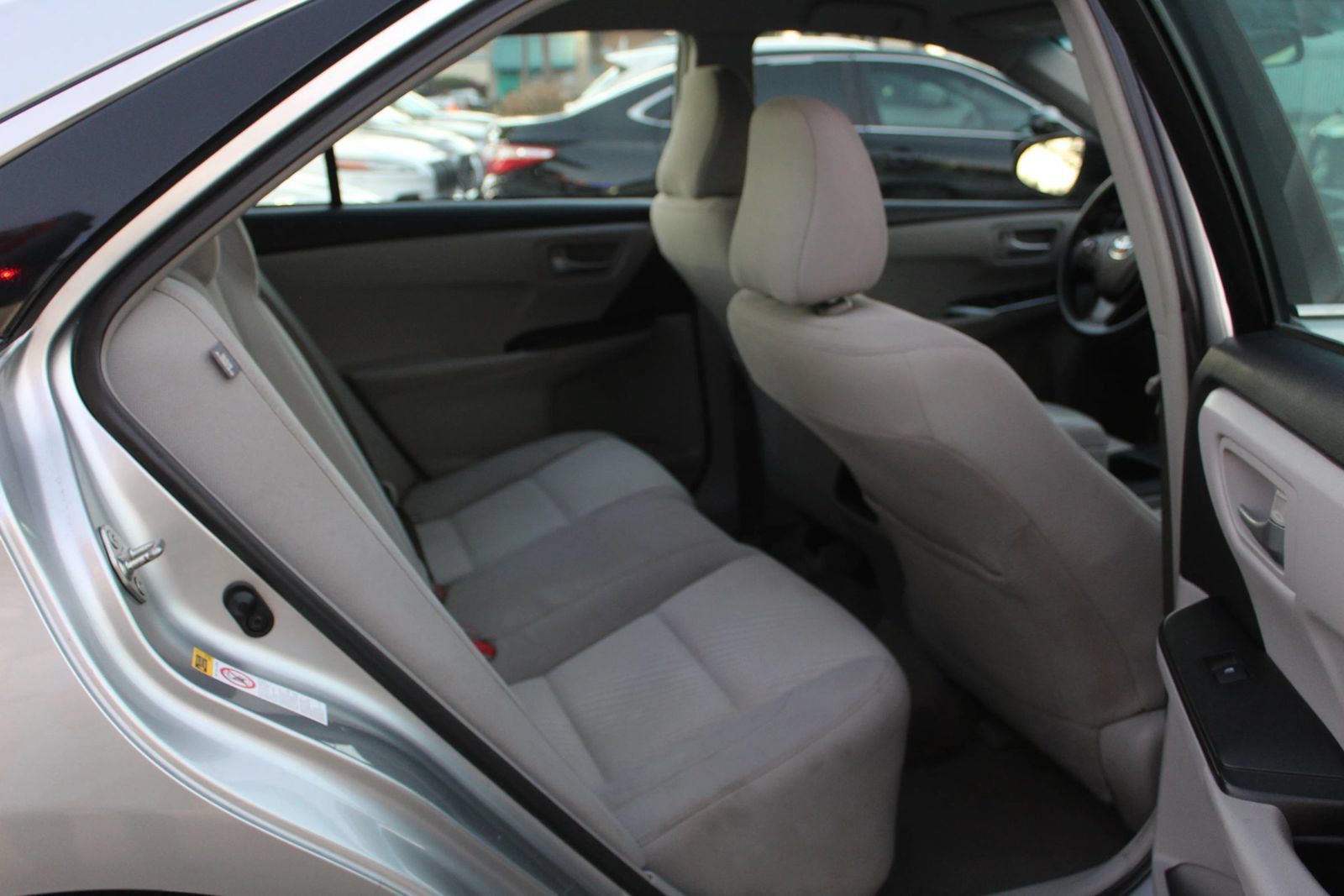 Used 2017 Toyota Camry LE FWD image 11