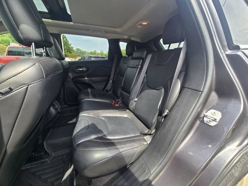 Used 2017 Jeep Cherokee Limited AWD/4WD image 28