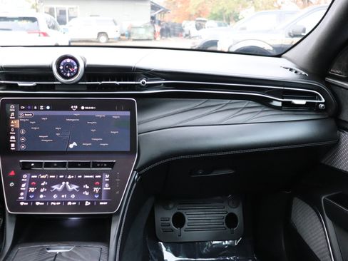 Used 2023 Maserati Grecale GT image 18