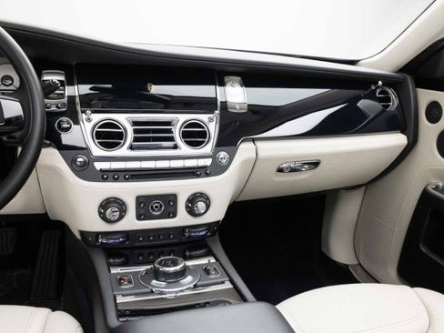 Used 2015 Rolls-Royce Ghost image 14