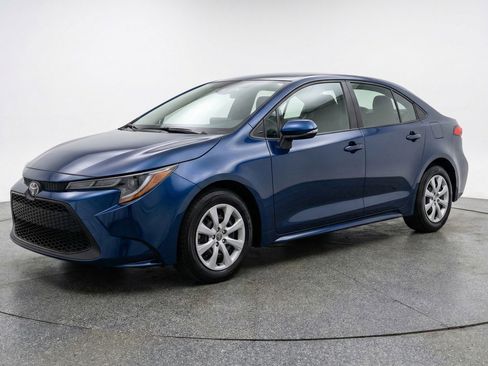 Used 2025 Toyota Corolla LE FWD image 3