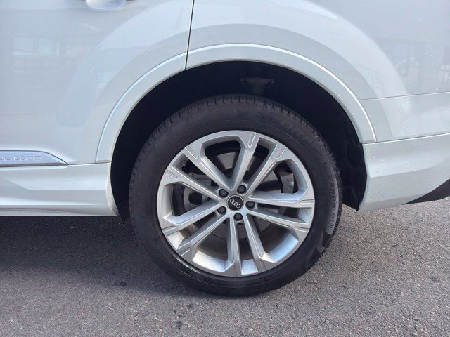 Used 2025 Audi Q7 3.0T Premium Plus AWD/4WD image 4