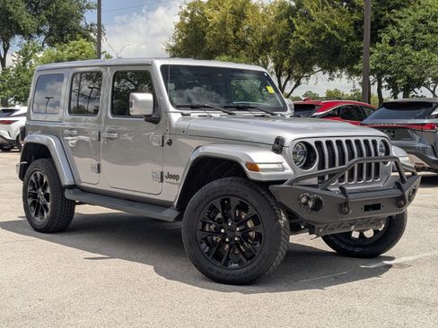 Used 2021 Jeep Wrangler Unlimited Sahara AWD/4WD image 26