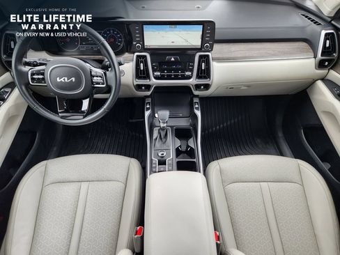 Used 2022 Kia Sorento EX w/ Panoramic Sunroof Package FWD image 24