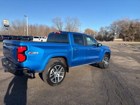 Used 2023 Chevrolet Colorado Z71 w/ Z71 Convenience Package 2 image 3