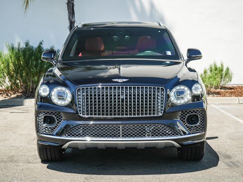 Used 2023 Bentley Bentayga Extended Wheelbase AWD/4WD image 9
