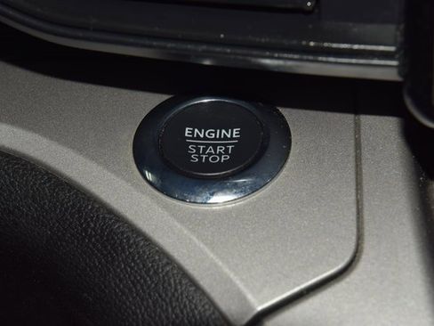 Used 2022 Ford Explorer XLT image 38