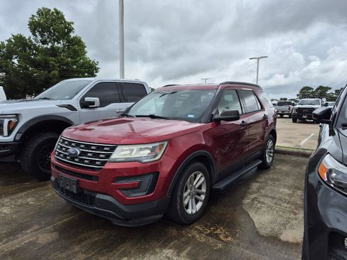 Used 2017 Ford Explorer FWD image 1