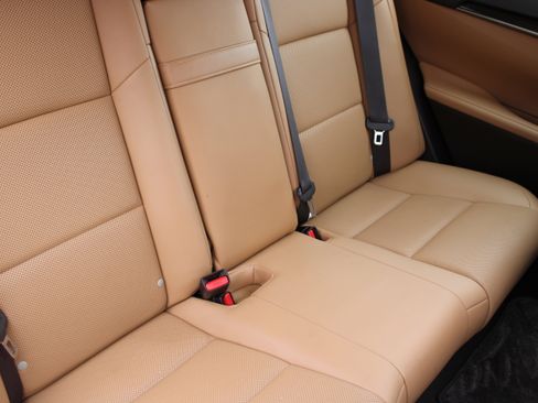 Used 2016 Lexus ES 350 w/ Premium Package w/Wood Trim image 15