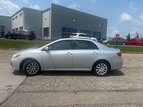 Used 2013 Toyota Corolla LE FWD image 4