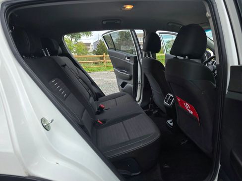 Used 2021 Kia Sportage LX w/ LX AWD Popular Package image 17