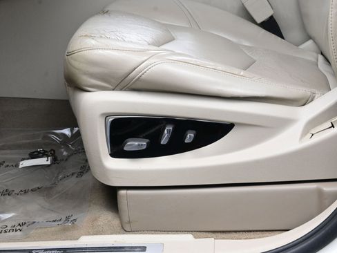 Used 2015 Cadillac Escalade Luxury image 10