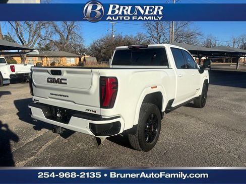 Used 2024 GMC Sierra 2500 AT4 w/ AT4 Premium Plus Package image 5