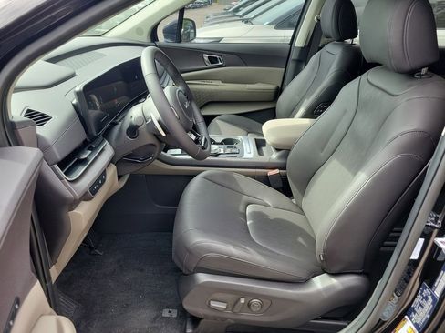 New 2026 Kia Carnival EX FWD image 22