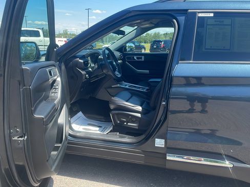 Used 2023 Ford Explorer XLT w/ Equipment Group 202A AWD/4WD image 25
