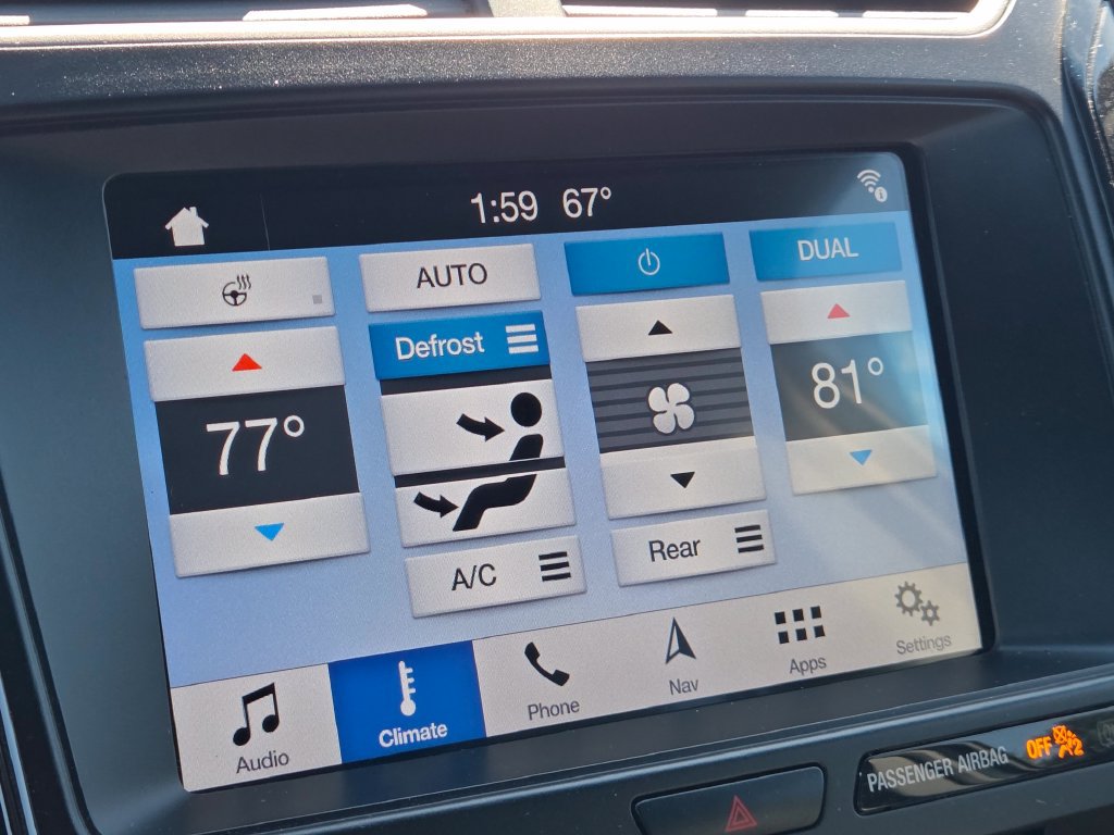 Used 2018 Ford Explorer XLT w/ Equipment Group 202A AWD/4WD image 8