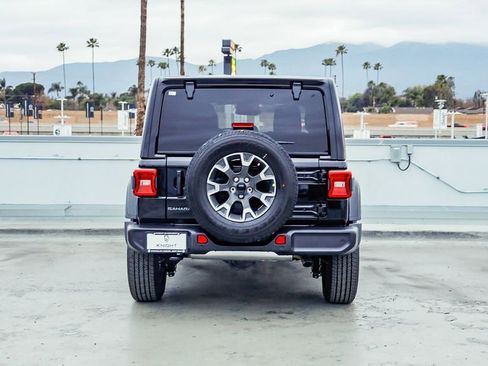 New 2026 Jeep Wrangler Unlimited Sahara AWD/4WD image 8