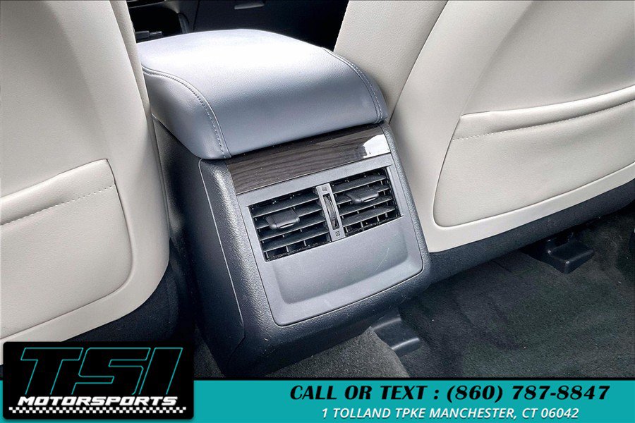 Used 2013 Toyota Avalon XLE Premium FWD image 31
