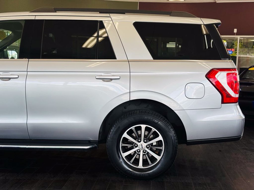 Used 2020 Ford Expedition XLT w/ Equipment Group 202A AWD/4WD image 14