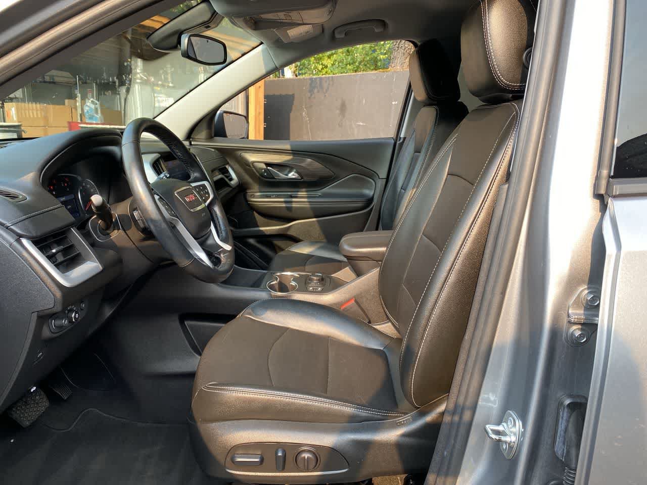 Used 2024 GMC Terrain SLT AWD/4WD image 13