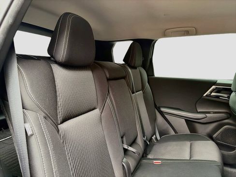 Used 2022 Mitsubishi Outlander ES FWD image 25