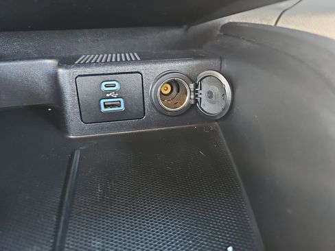 Used 2022 Ford Escape SE image 24