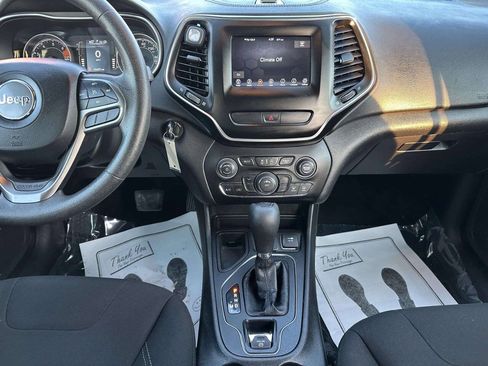 Used 2020 Jeep Cherokee Latitude FWD image 20