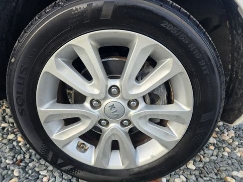 Used 2013 Kia Soul + image 9