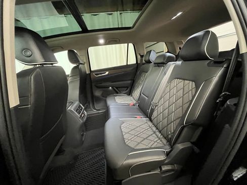 Certified 2024 Volkswagen Atlas SEL Premium R-Line image 24