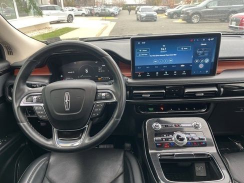 Used 2023 Lincoln Nautilus Reserve image 17