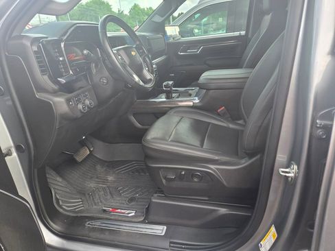 Used 2024 Chevrolet Silverado 1500 LTZ AWD/4WD image 7