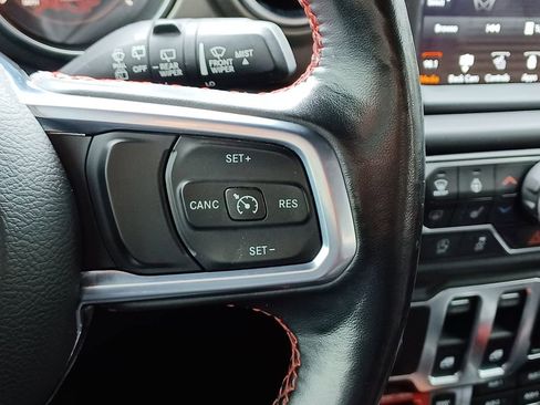 Used 2019 Jeep Wrangler Rubicon w/ Uconnect 4C Nav & Sound Group AWD/4WD image 18